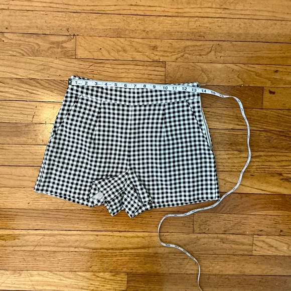 Forever 21 - Black and White Checkered Women's Shorts - Picture 4 of 5